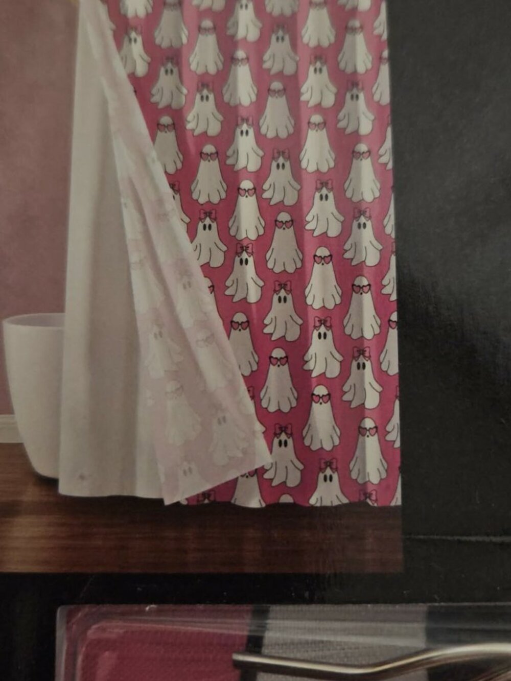 NIP Betsey Johnson Pink Halloween Ghost Shower Curtain Set 14 Pc Sunglasses - Picture 4 of 4